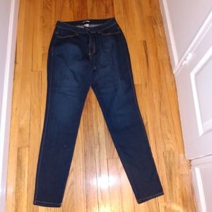 🌟BRAND NEW NEVER WORN🌟 plus size skinny jeans